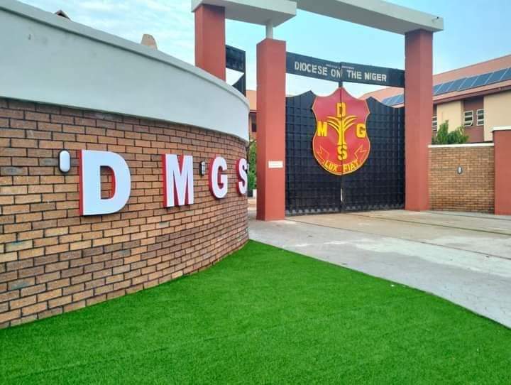 DMGS gate